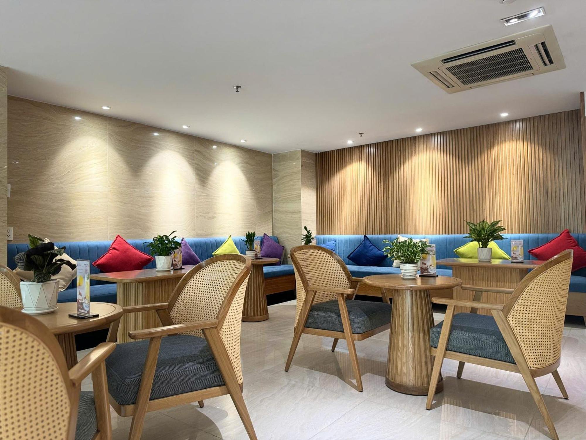 Ramada Encore By Wyndham Saigon D1 - Formerly M Boutique Hotel Saigon Ho-Chi-Minh-Stadt Exterior foto